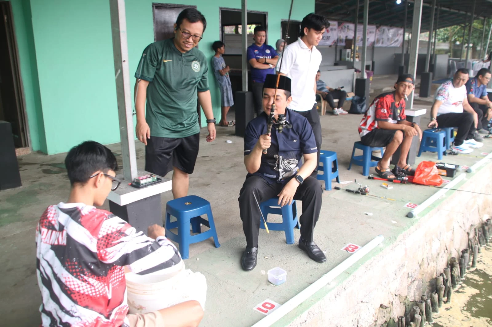 Ajak Komunitas Pemancing Jaga Kebersihan Parit dan Sungai
